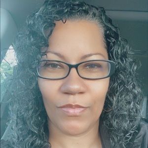 Meet your Posher, Connie